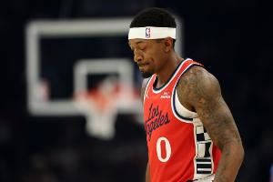 追梦:比尔能拿到大合同就配得上 库里拿1100万时也没人说该重签